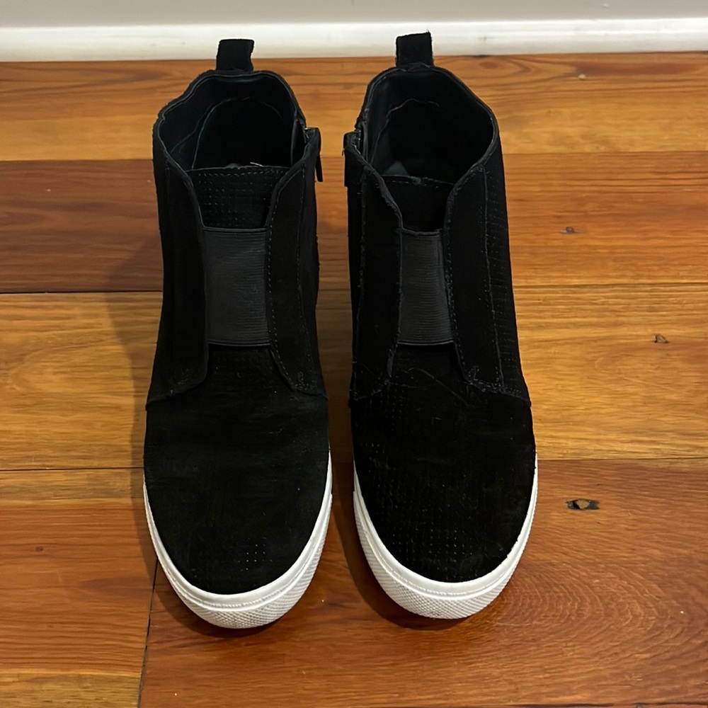 Steve Madden Black booties size 8.5